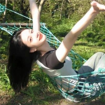 穿着旗袍的女孩